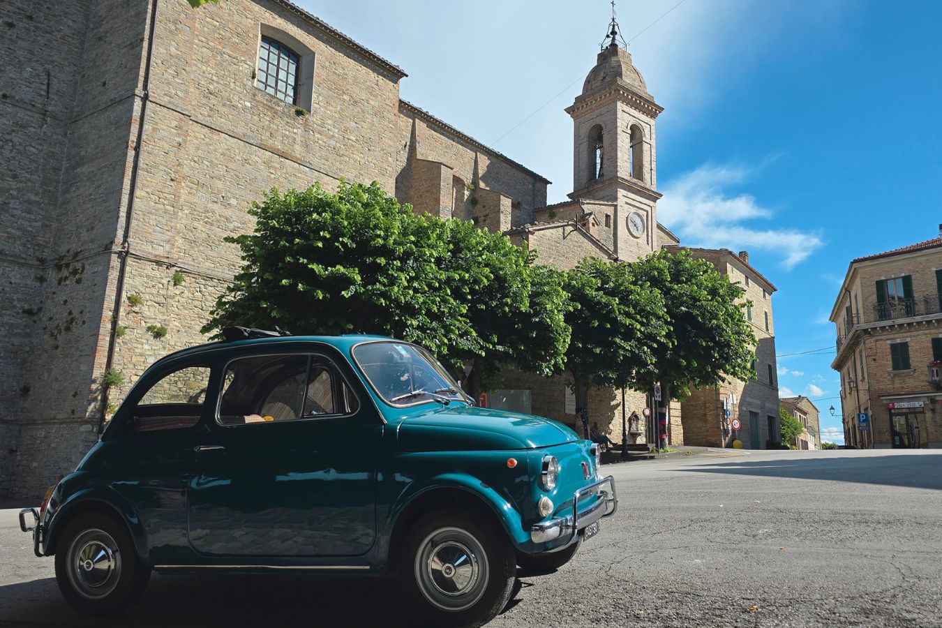 Marche Tour in a Vintage Fiat 500